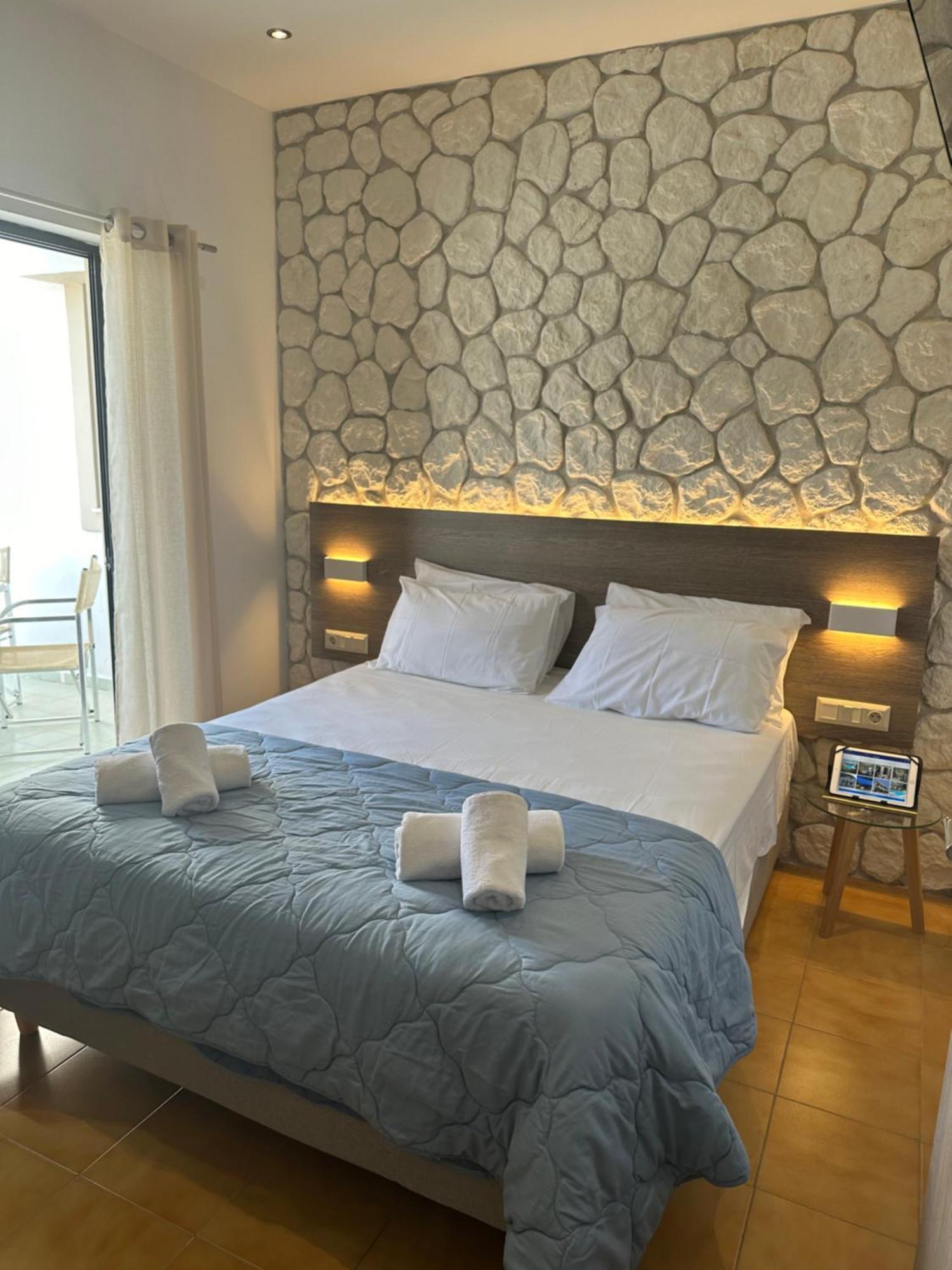 Vladimiros Apartments Barbati Dış mekan fotoğraf