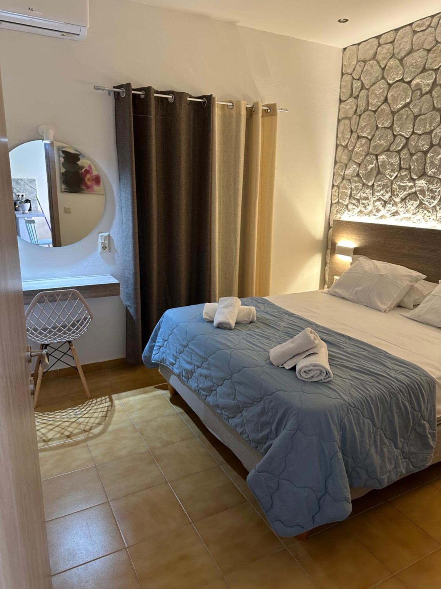 Vladimiros Apartments Barbati Dış mekan fotoğraf