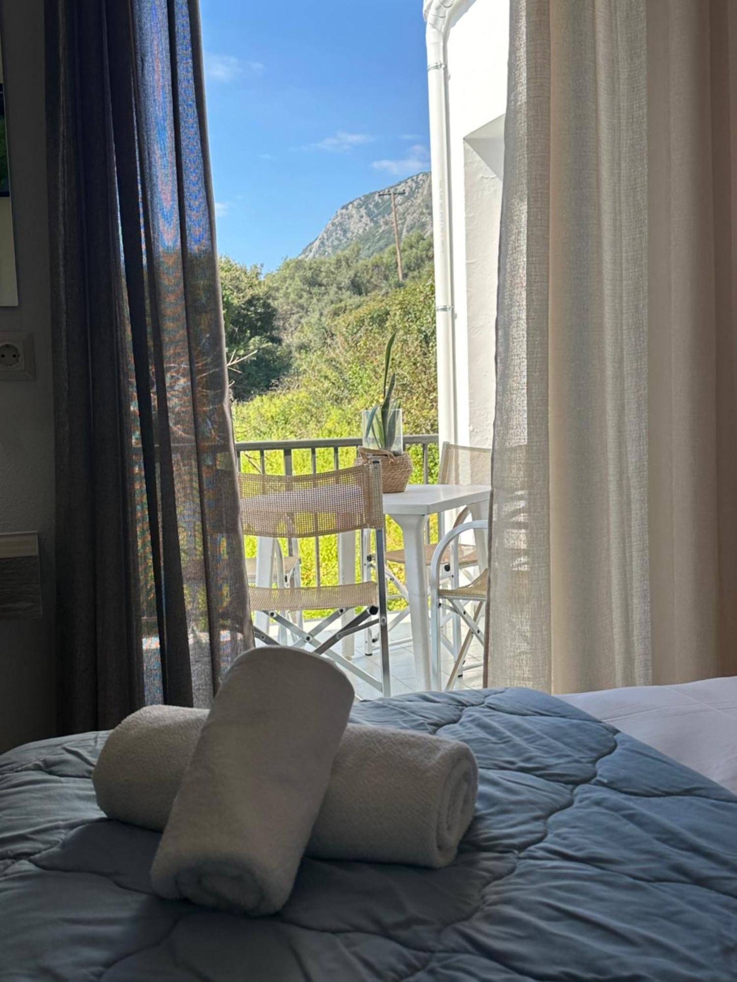 Vladimiros Apartments Barbati Dış mekan fotoğraf