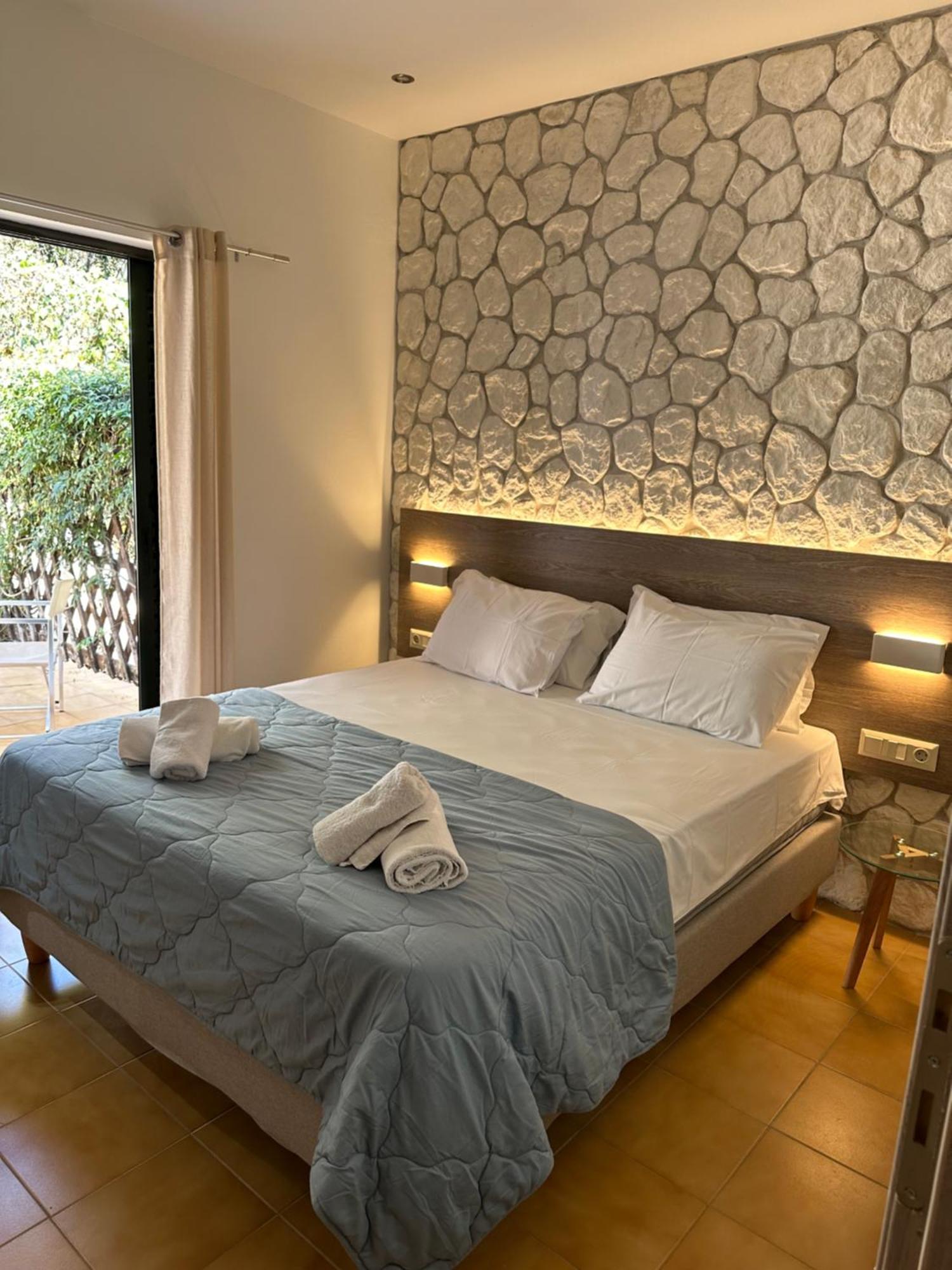 Vladimiros Apartments Barbati Dış mekan fotoğraf