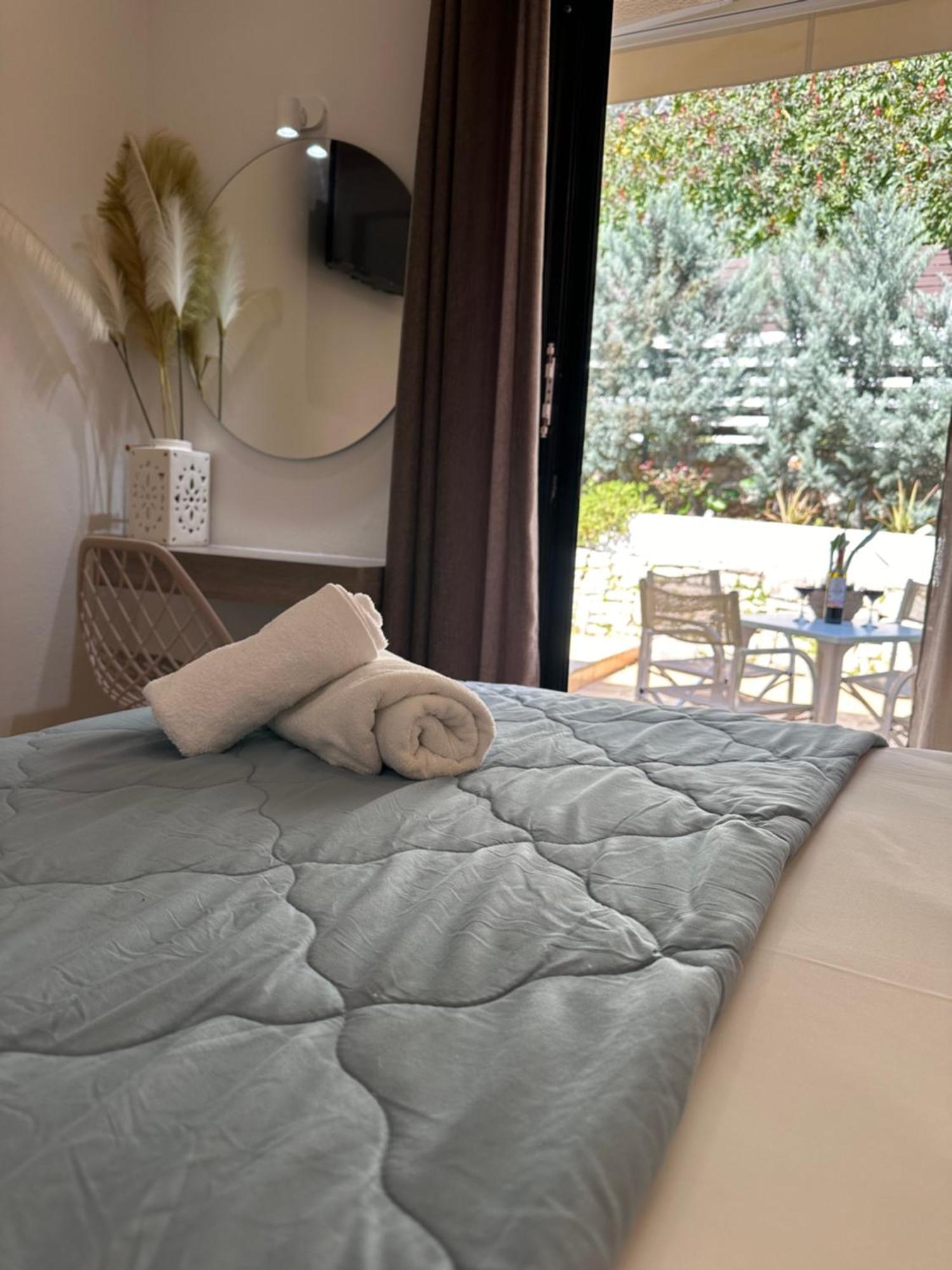 Vladimiros Apartments Barbati Dış mekan fotoğraf