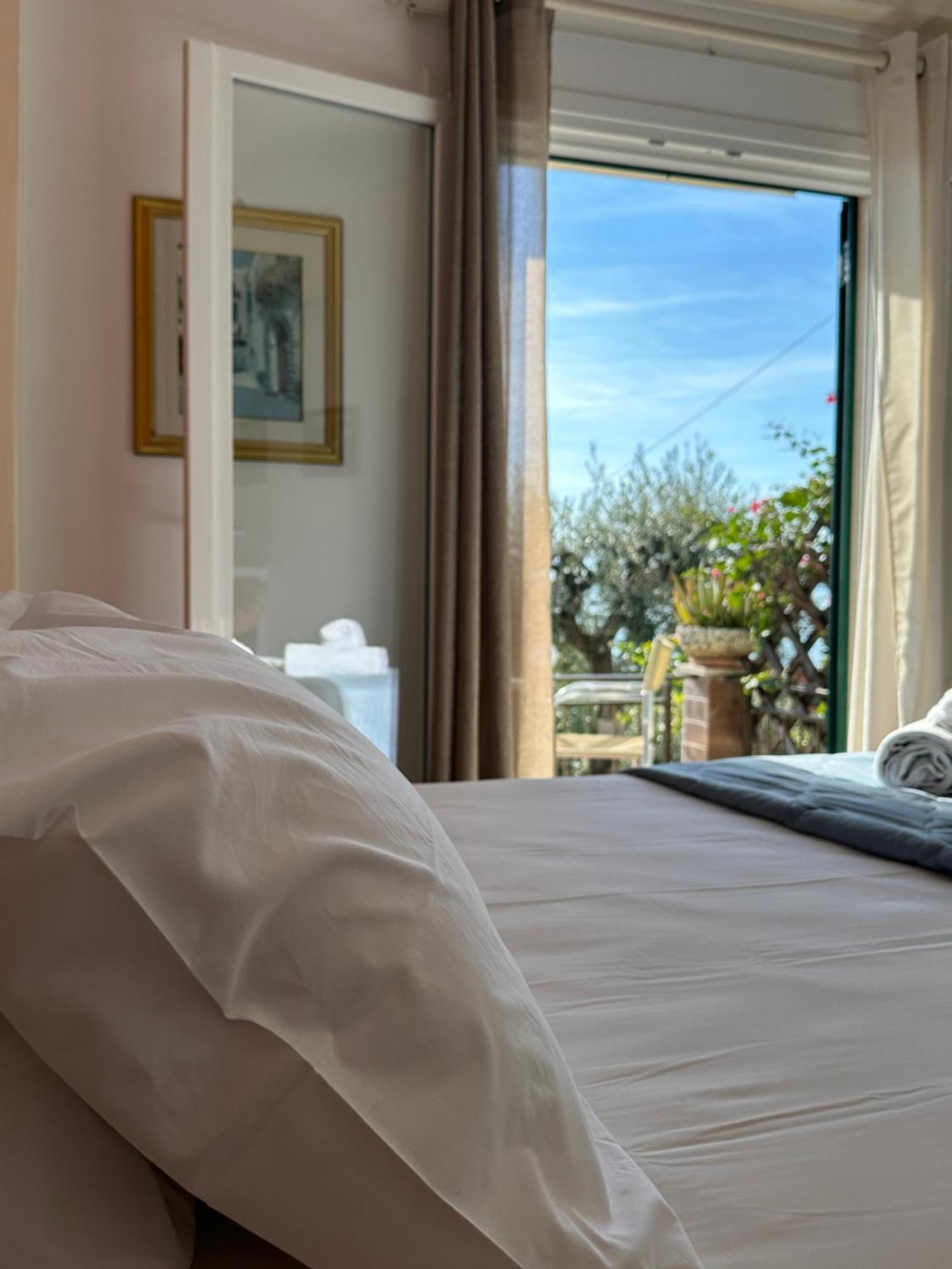 Vladimiros Apartments Barbati Dış mekan fotoğraf