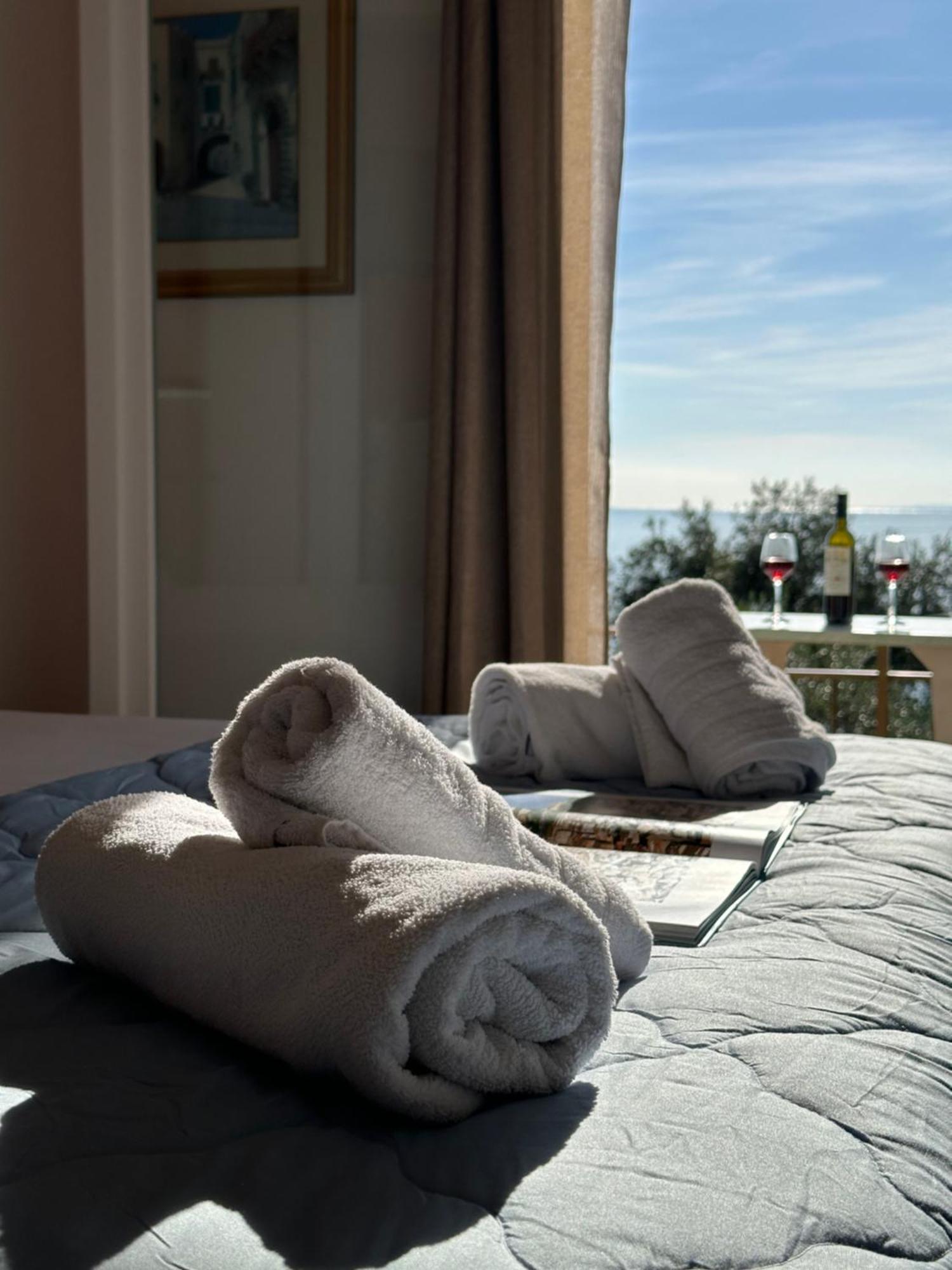 Vladimiros Apartments Barbati Dış mekan fotoğraf