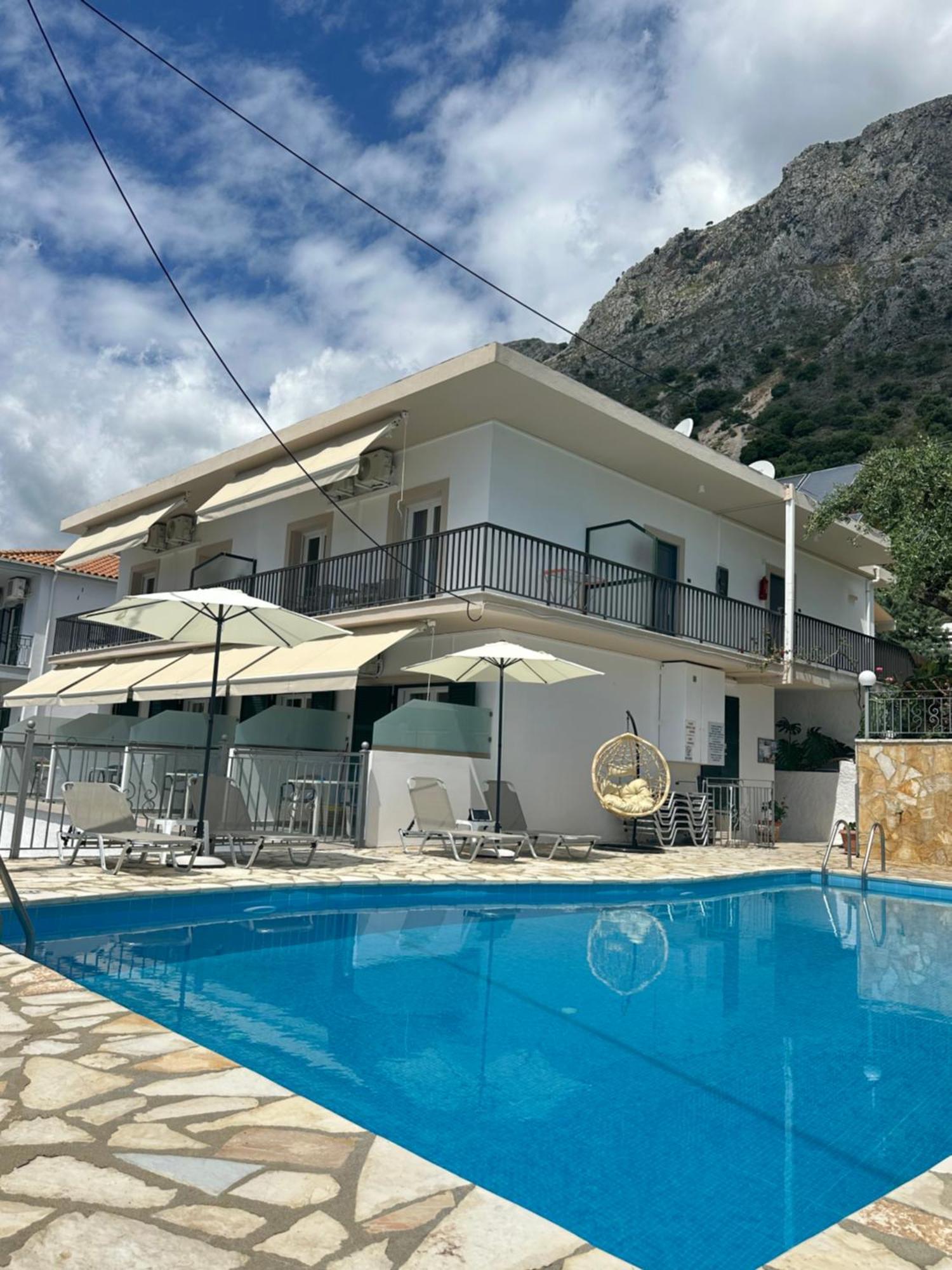 Vladimiros Apartments Barbati Dış mekan fotoğraf